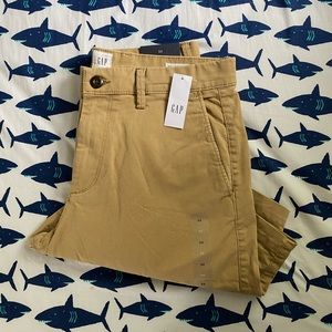 NWT Men’s Gap Khaki Shorts